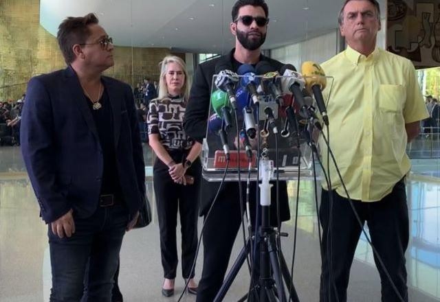 Imagem da noticia AO VIVO: Bolsonaro e cantores sertanejos falam com a imprensa no Alvorada