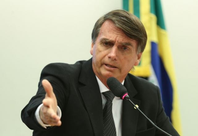 Imagem da noticia Bolsonaro nega orçamento paralelo e afirma que denúncia é invenção