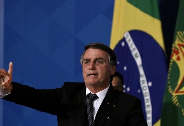 Imagem da noticia Bolsonaro sobre operação da PF: "Cadê a turminha da Carta pela Democracia?"
