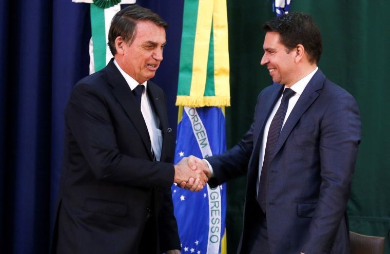 Bolsonaro diz que operação da PF foi para "esculachar" e nega Abin paralela 