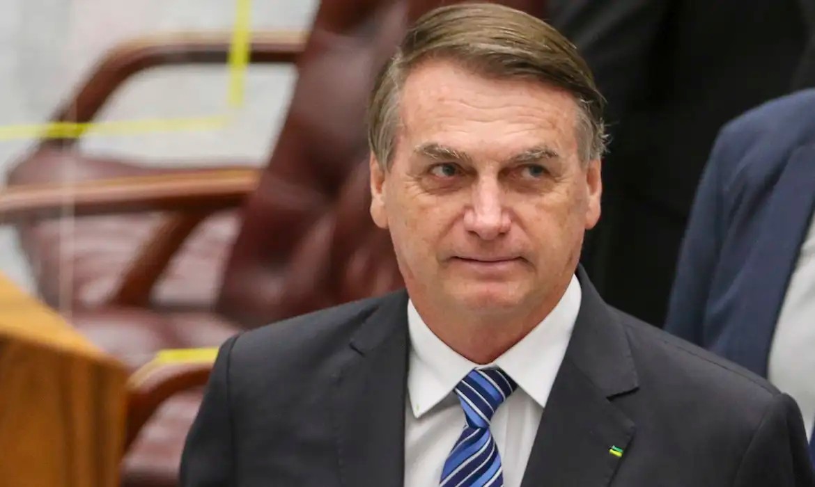 Bolsonaro depõe hoje à PF sobre suposta importunação a baleia; entenda