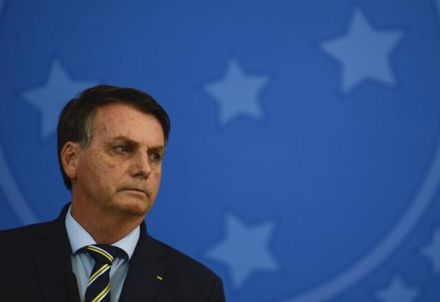 Imagem da noticia Bolsonaro escolhe base de apoio para acompanhar julgamento do TSE