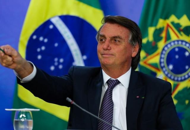 Imagem da noticia Bolsonaro confirma ida para Cúpula das Américas após gesto de Biden