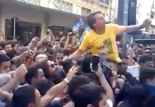 Imagem da noticia Bolsonaro fará 1º discurso de campanha no "local exato" onde levou facada