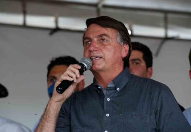 Bolsonaro pede para Doria procurar "outro para pagar vacina" de Covid-19