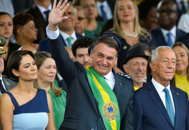 Imagem da noticia TSE aceita nova ação para investigar Bolsonaro por abuso de poder