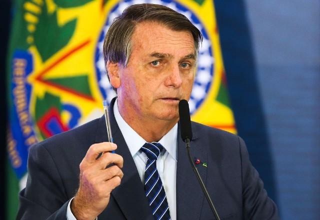 Imagem da noticia Vídeos de Bolsonaro são derrubados pelo YouTube, mas canal não; entenda
