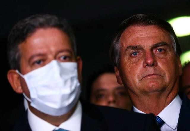 Bolsonaro se irrita com declaração de Arthur Lira sobre eleições
