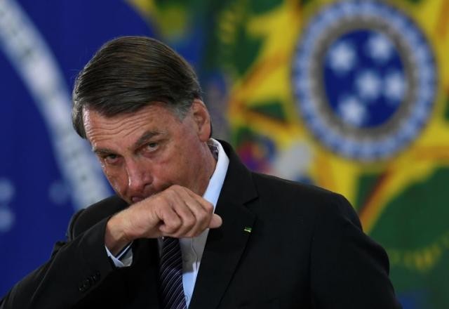 Bolsonaro repete que covid será classificada como endemia "nos próximos dias"