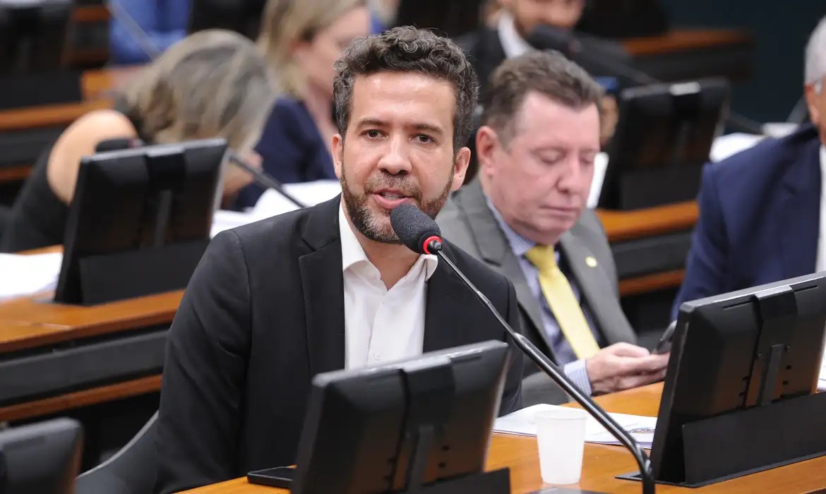 Imagem da noticia PF indicia deputado André Janones por caso de “rachadinha” no gabinete
