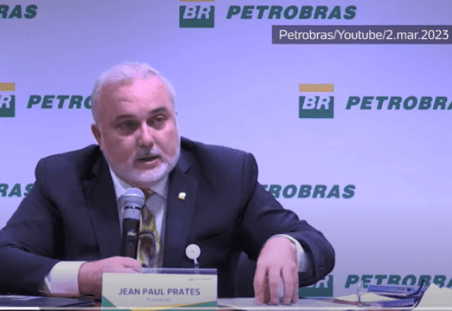 Imagem da noticia Presidente da Petrobras defende mudança na política de preço dos combustíveis