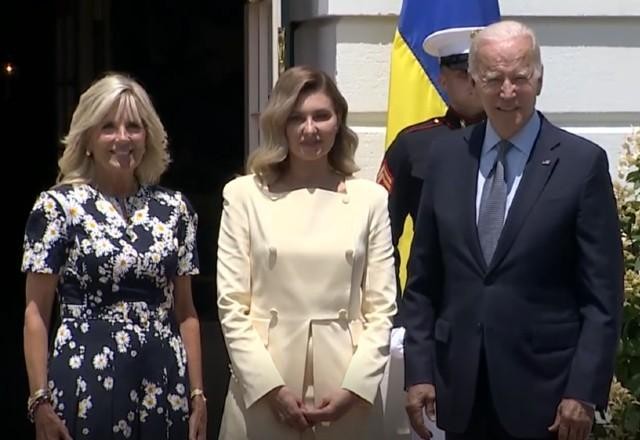 Primeira-dama da Ucrânia é recebida por Joe Biden em Washington