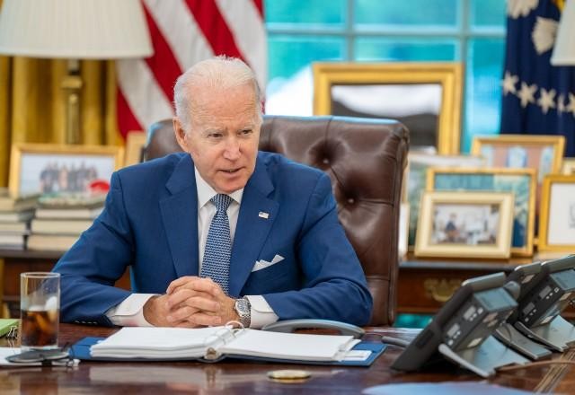 Imagem da noticia Biden anuncia envio de US$ 1 bilhão em artilharia à Ucrânia