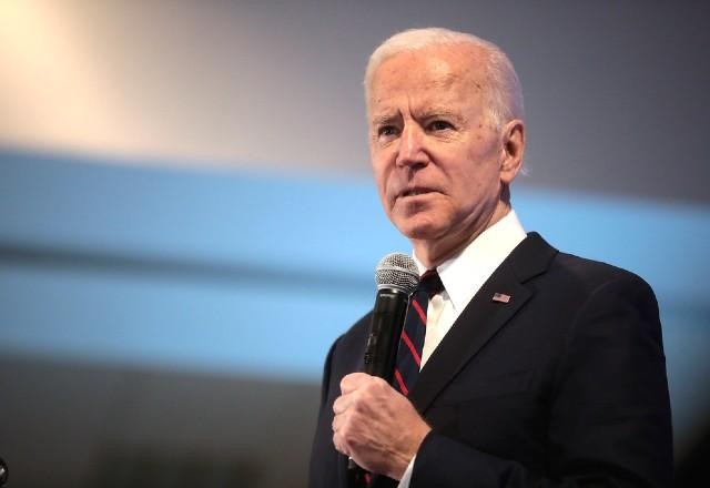 Imagem da noticia Biden concede perdão a presos condenados por posse de maconha nos EUA
