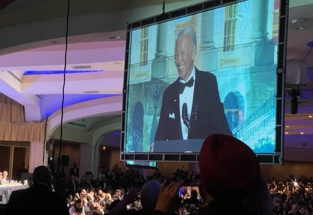 Imagem da noticia Joe Biden, Travor Noah e Kim Kardashian na noite dedicada aos jornalistas