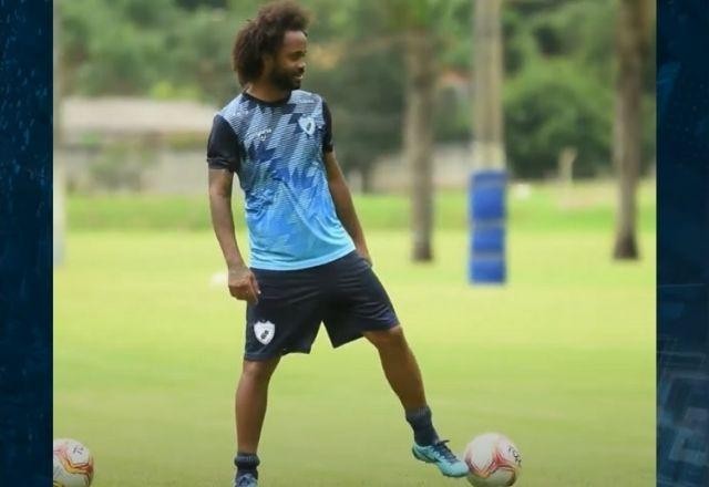 Jogador do Londrina é alvo de racismo pela terceira vez em campo