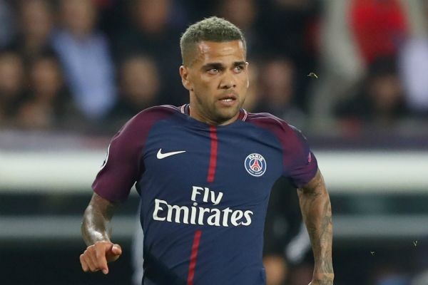 Jogador Daniel Alves está fora do mundial na Rússia