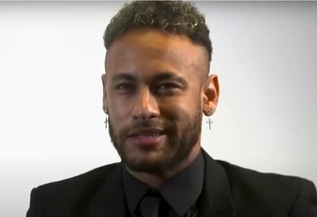 Mansão de Neymar, na França, sofre tentativa de invasão