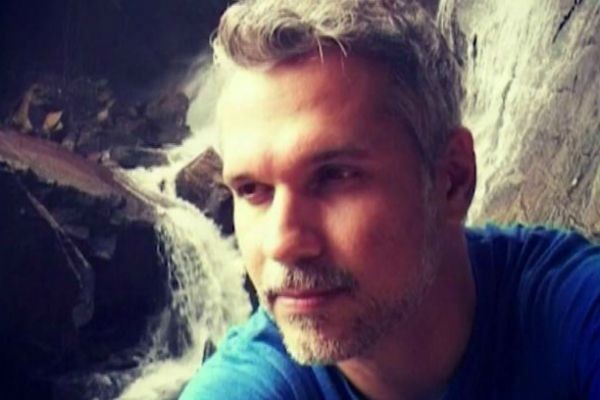 Imagem da noticia Jornalista entra em coma após ser atingido por bala perdida 