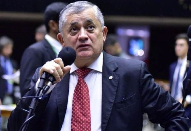 Imagem da noticia Líder do governo Lula diz que relação com Lira precisa de “consertos”