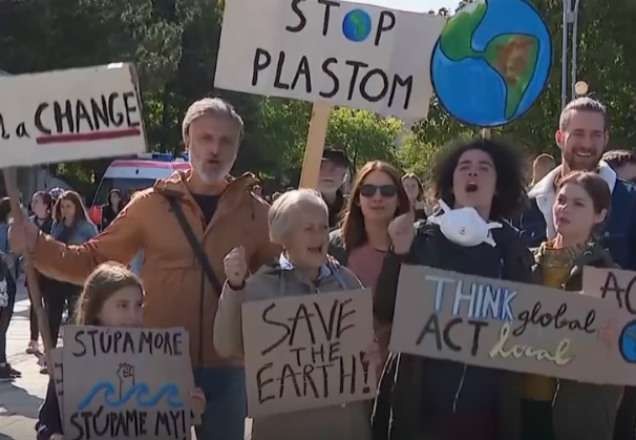 Imagem da noticia Jovens de 150 países protestam em defesa do meio ambiente