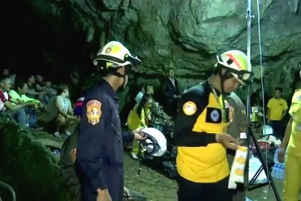 Imagem da noticia Jovens resgatados de caverna são mantidos em quarentena