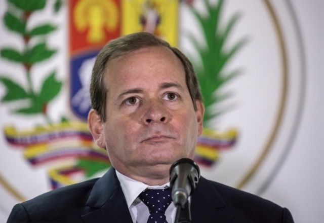 Imagem da noticia Venezuela transferirá político da oposição recém-libertado para prisão domiciliar