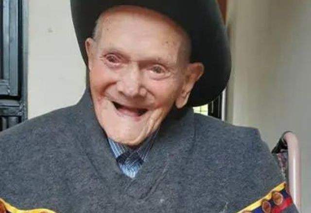 Imagem da noticia Homem considerado mais velho do mundo pelo Guinness morre aos 114 anos