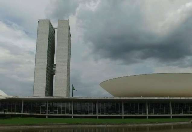 Imagem da noticia Juiz bloqueia fundo eleitoral e disponibiliza verba para combate ao coronavírus