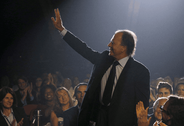 Imagem da noticia Justiça da Espanha arquiva investigação contra Julio Iglesias por abuso sexual 