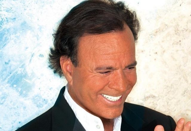 Imagem da noticia Julio Iglesias é acusado de assédio sexual por ex-funcionárias