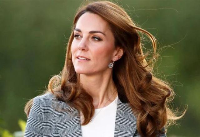 Imagem da noticia Kate Middleton reconhece edição e pede desculpas por foto manipulada