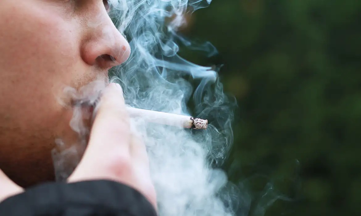 Imagem da noticia Vício em cigarro corresponde a cerca de 80% das mortes por câncer de pulmão no Brasil