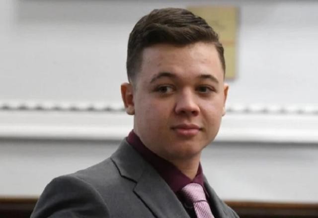 Imagem da noticia Justiça absolve jovem que matou duas pessoas em ato antirracista nos EUA