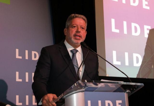 Imagem da noticia Ao vivo: Arthur Lira discute Reforma Tributária com empresários
