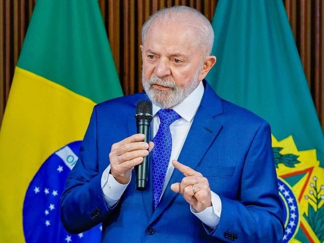 Imagem da noticia Lula reforça importância da democracia no aniversário do golpe de 64 e diz que ameaças "insistem em sobreviver"