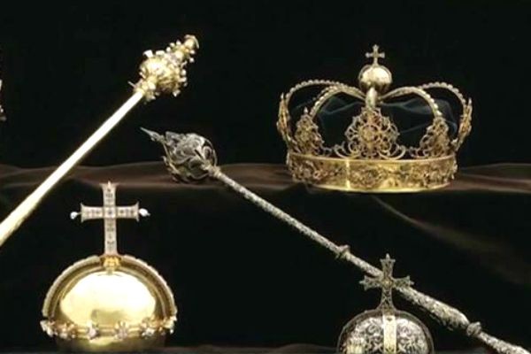 Ladrões invadem igreja na Suécia e roubam joias da família real