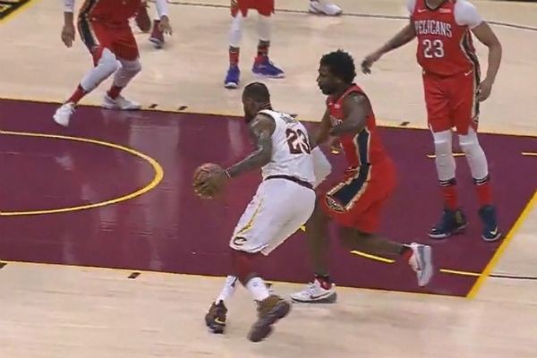 Imagem da noticia Lebron James supera marca de Michael Jordan e bate recorde na NBA