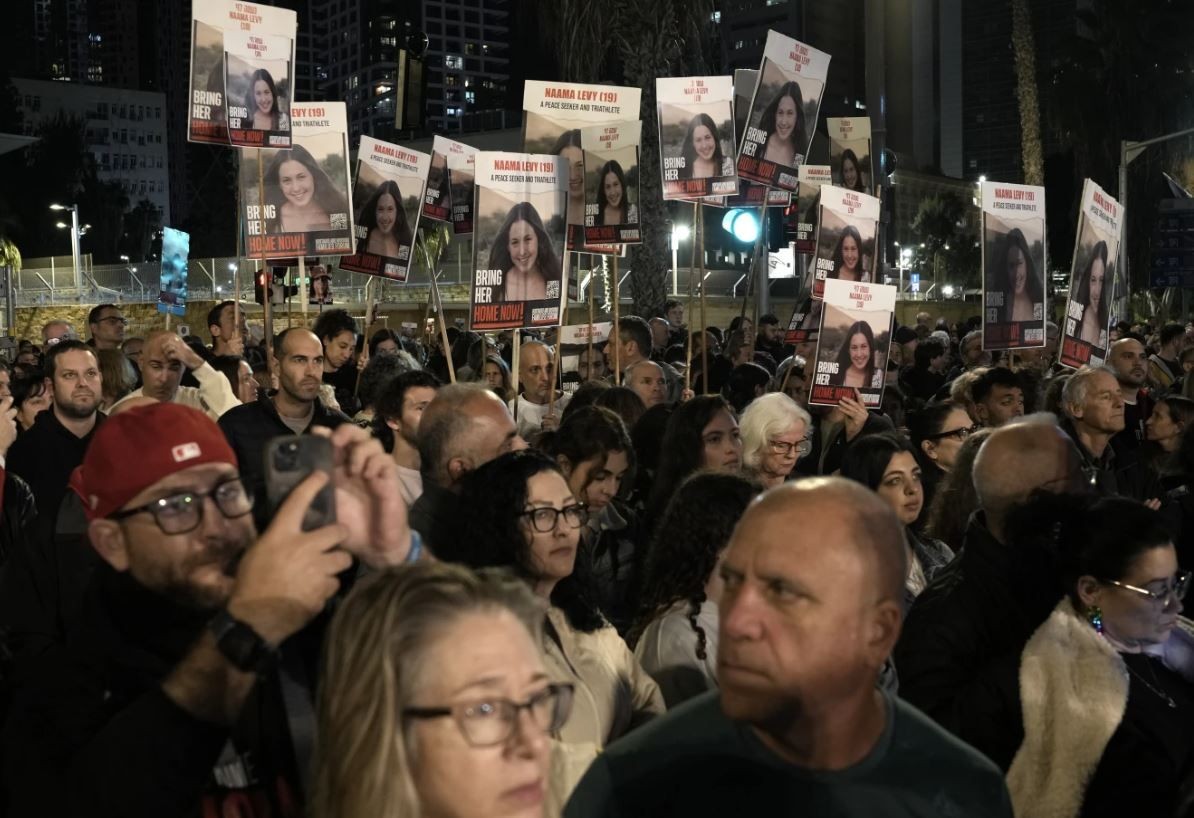 Imagem da noticia Netanyahu rejeita condições do Hamas para acordo e familiares de reféns invadem parlamento