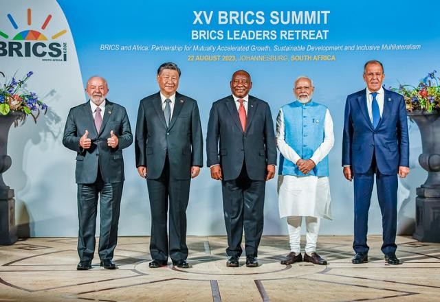 Imagem da noticia Brasil assume presidência dos Brics; encontro do grupo será no país
