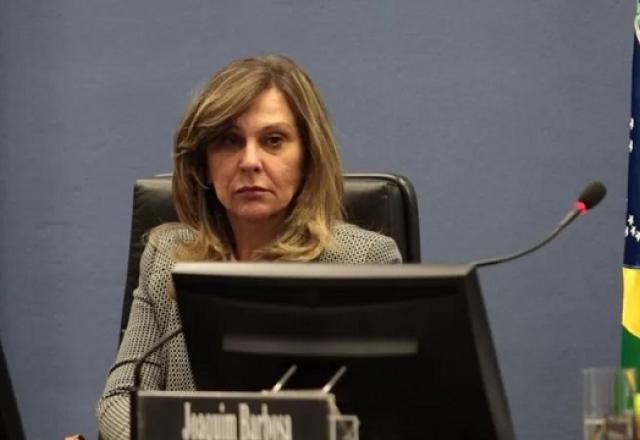 Imagem da noticia Aras nomeia Lindôra Araújo como vice-procuradora-geral da República