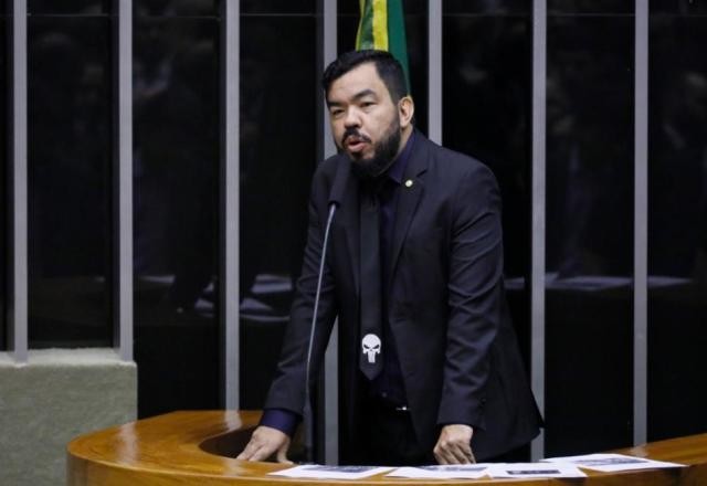 Imagem da noticia PGR denuncia ao STF deputado bolsonarista por forjar próprio atentado