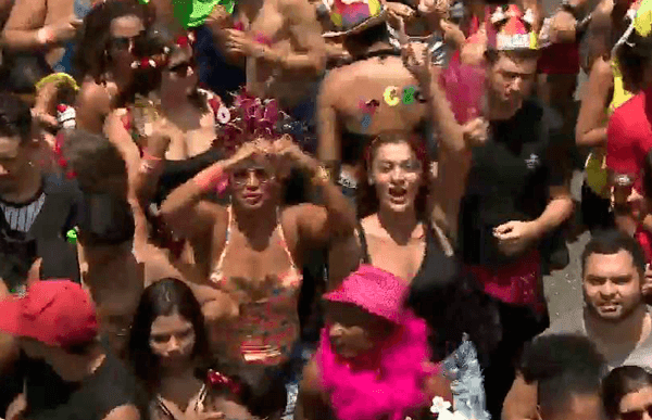 Lojistas estimam crescimento na venda de adereços de carnaval 