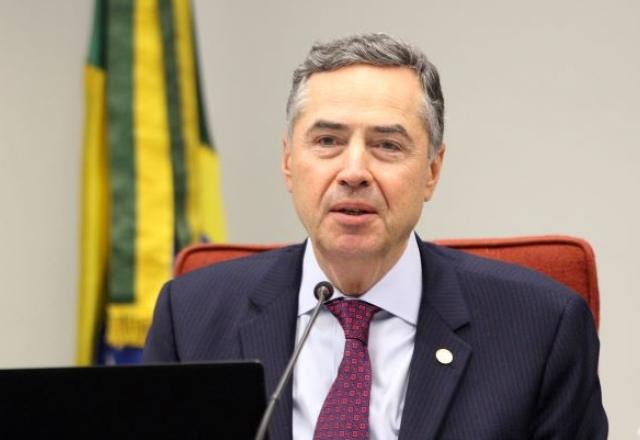 Barroso não "foi a favor da soltura de Lula", como diz Bolsonaro