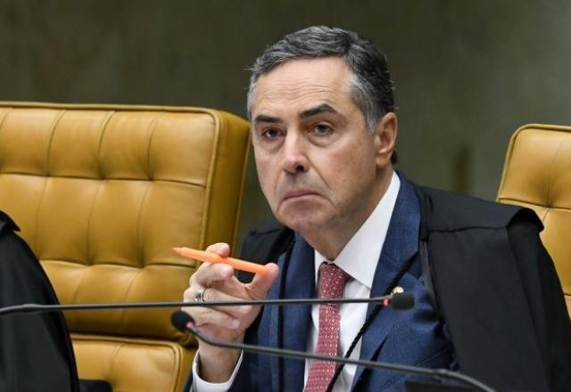 Barroso: atuar contra a eleição configura crime de responsabilidade