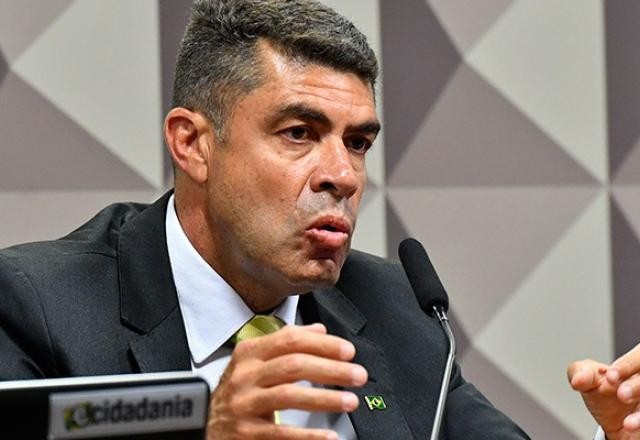 Imagem da noticia Poder Expresso: Ex-ajudante de ordens confirma pagamentos à família Bolsonaro