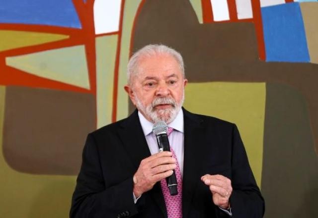 Imagem da noticia Lula comenta manutenção de taxa de juros a 13,75%: "Não tem explicação"
