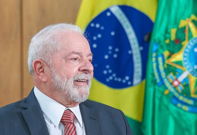 Lula viaja ao Egito para reforçar laços em meio à tensão com Israel
