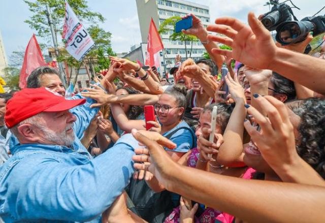 Imagem da noticia AO VIVO: Lula participa de ato em Belford Roxo, na Baixada Fluminense do Rio