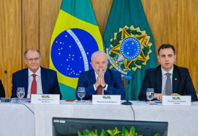 Imagem da noticia "Não vamos transformar nossas escolas em prisões", diz Lula sobre ataques